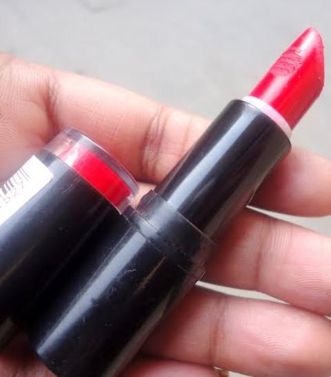 Makeup Revolution Dare Amazing Lipstick