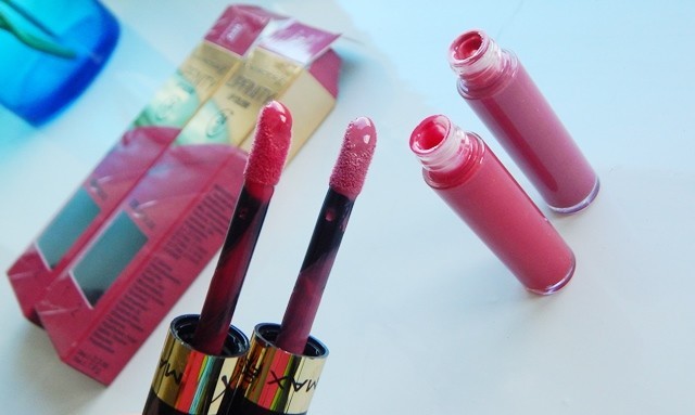 Max Factor 40 Vivacious and 335 Just in Love 24 Hrs Lipfinity Lip Colour 12