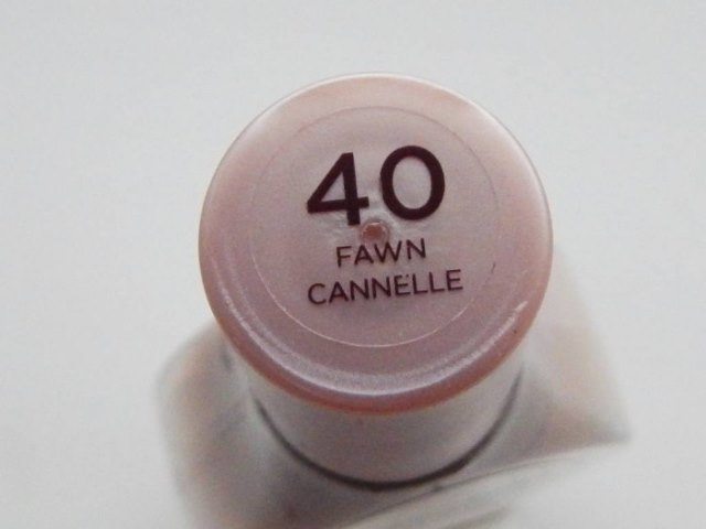 Maybelline-040-Fawn-Dream-Flawless-Nude-Fluid-Touch-Foundation-5-700x525