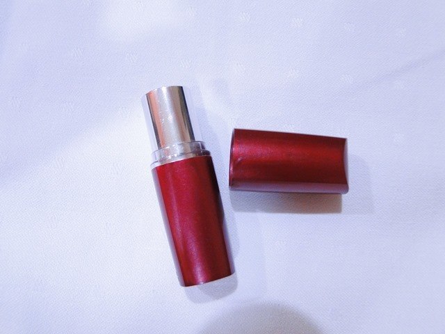Maybelline #190 Royal Red Moisture Extreme Lipstick  (10)