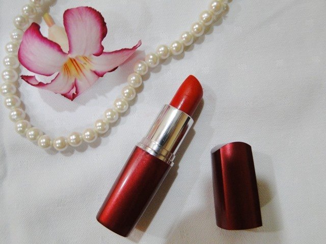 Maybelline #190 Royal Red Moisture Extreme Lipstick  (1)