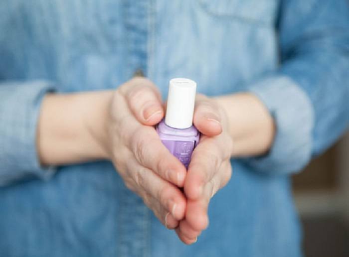 10 Ways To Keep Your Manicure Last Longer