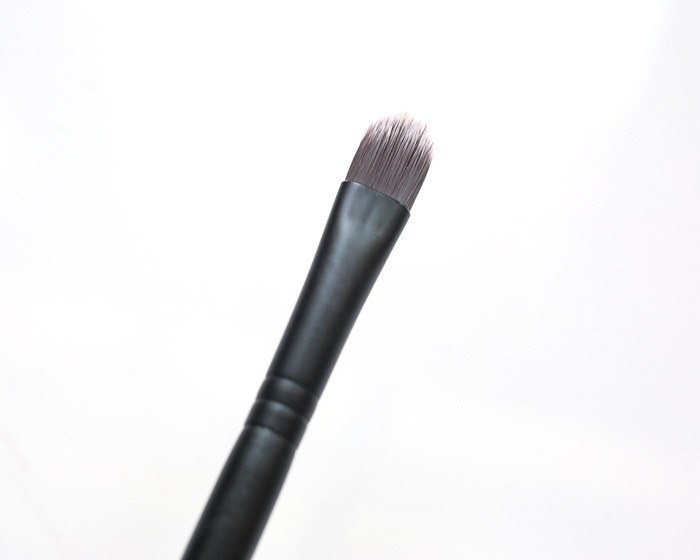 Sephora classic perfecting concealer brush 