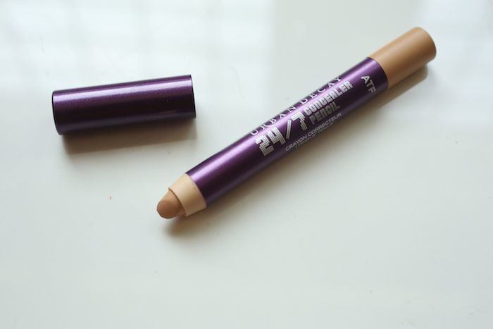 urban Decay 24/7 Concealer Pencil review, swatch