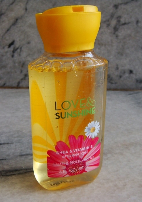 Bath and Body Works Love and Sunshine Shower Gel Review4