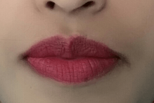 Catrice360-MATTraction-Ultimate-Color-Lipstick-Review-7