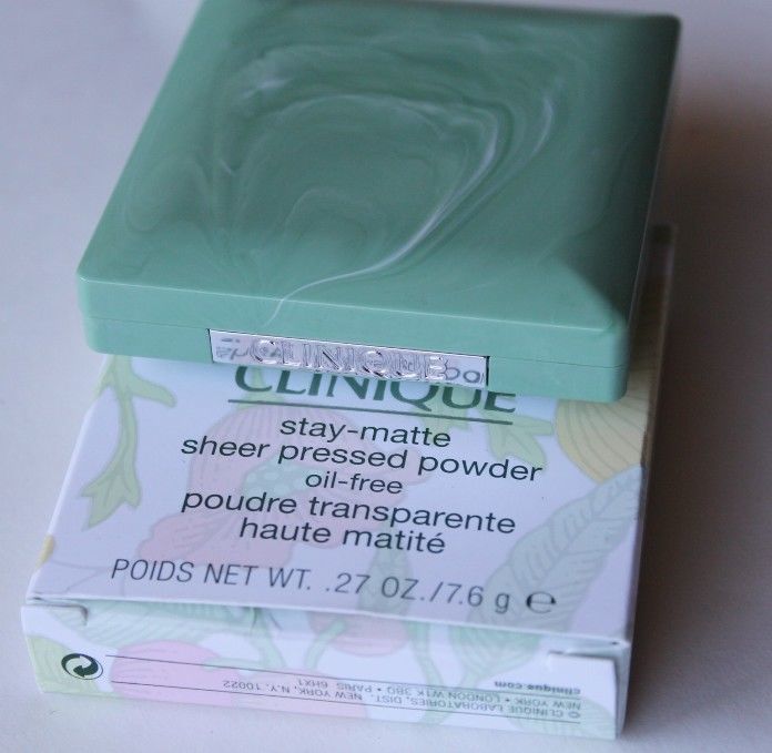 Clinique Stay-Matte Sheer Pressed Powder Review1