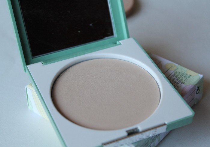 Clinique Stay-Matte Sheer Pressed Powder Review17