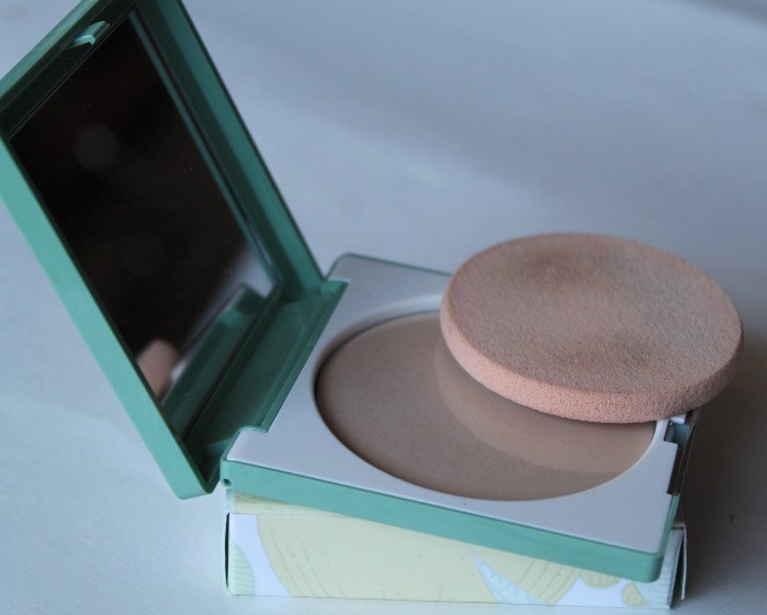 Clinique Stay-Matte Sheer Pressed Powder Review18