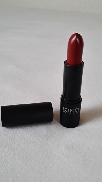 Kiko 909 Cherry Red Smart Lipstick (7)