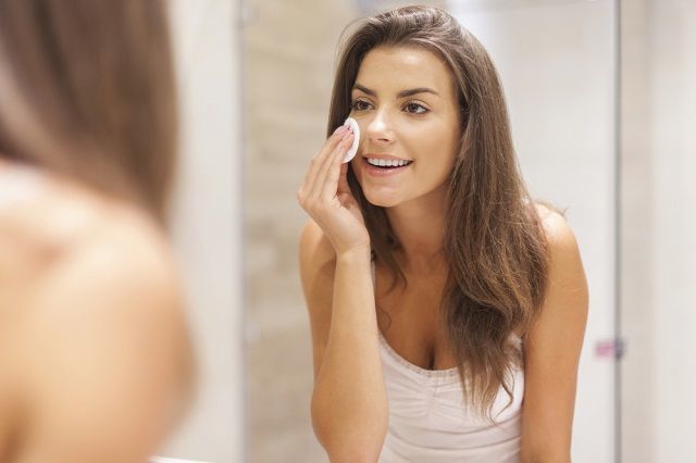Makeup Removing Mistakes You Are Probably Making 