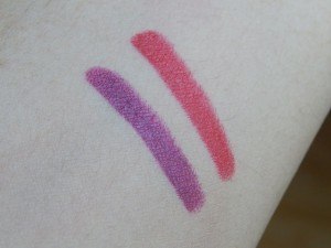 Maybelline Berry Much & Light It Up ColorDrama Intense Velvet Lip Pencil swatch