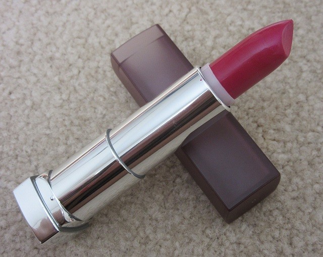 Maybelline Mesmerizing Magenta Color Sensational Creamy Matte Lipstick 