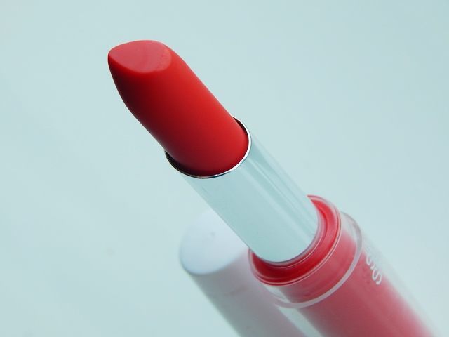 Maybelline Superstay 14hr Lipstick Megawatt in Red Rays (4)