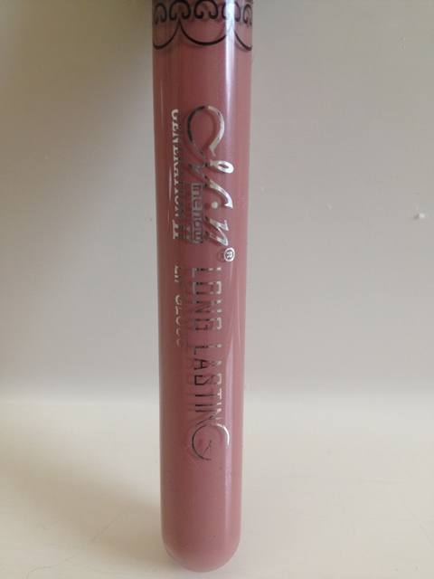 Me now Long Lasting Lip Gloss in shade 18 (3)