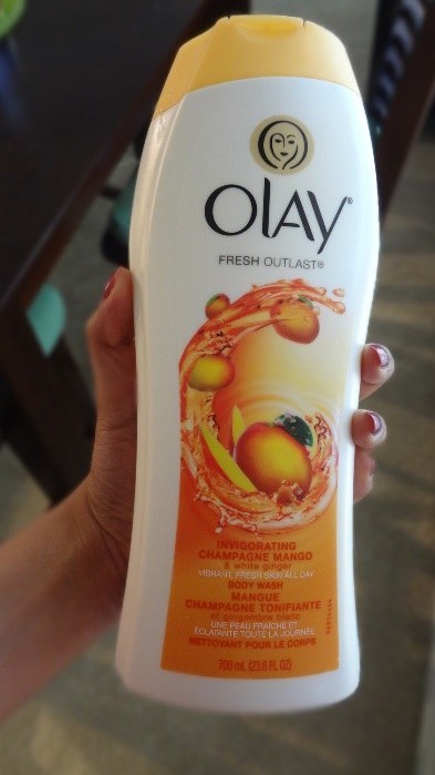 Olay Fresh Outlast Invigorating Champagne Mango and White Ginger Body Wash Review4