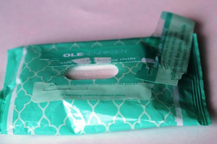 Ole Henriksen Oil Free Pore Refining Cleansing Cloths Review1