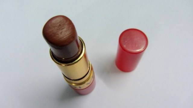 Revlon #50 Matte Brownie Velvet Touch Lipstick Review (7)
