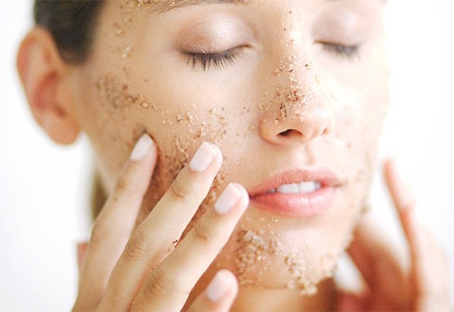 Things People with Dry Skin Should Never Do