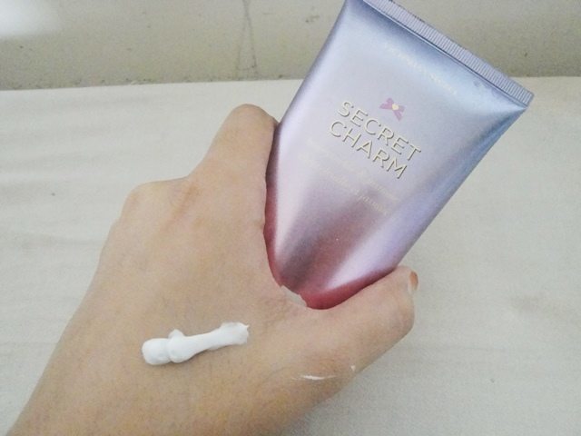 Victoria’s Secret Secret Charm Ultra-moisturizing Hand and Body Cream   (1)