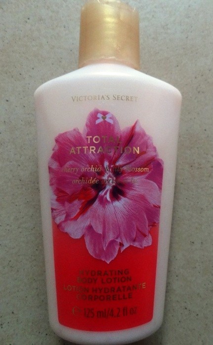 Victoria’s Secret Total Attraction Hydrating Body Lotion Review3