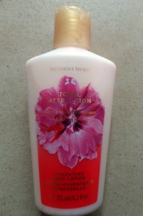 Victoria’s Secret Total Attraction Hydrating Body Lotion Review7