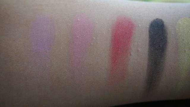 Wet n Wild Poster Child Color Icon Eyeshadow Collection (4)