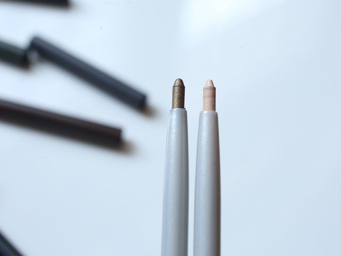 the-balm-mr-wright-eyeliner-pencil-4