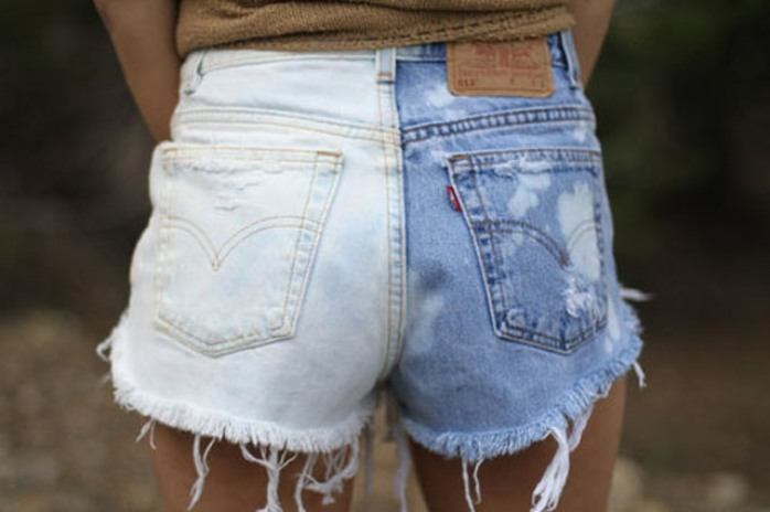 6 Ways You're Ruining Your Jeans1