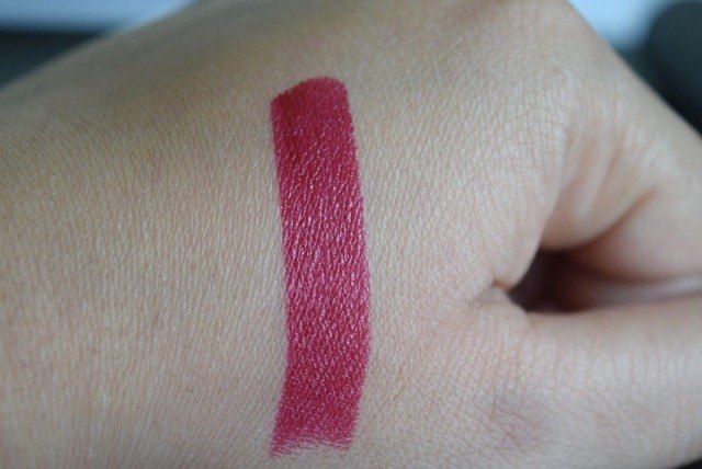 Berry lipstick swatch