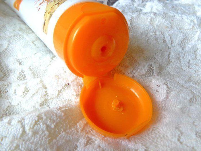 Banjara’s Multani + Orange Oil Clearing Exfoliating Face Wash Review 3