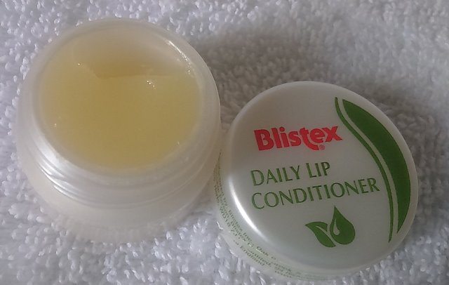 Blistex Daily Lip Conditioner Lipbalm with SPF 15 (11)
