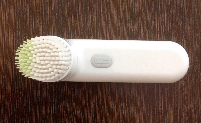 Clinique Sonic System Purifying Cleansing Brush Review2
