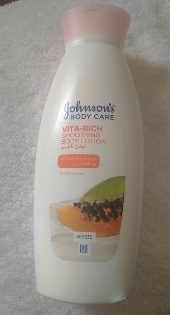 Johnson’s Vita-Rich Smoothing Body Lotion with Papaya Extract  (3)
