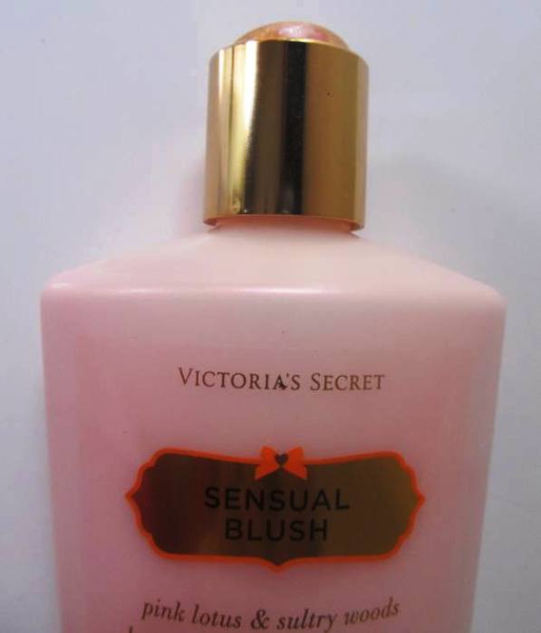 Victoria's Secret Sensual Blush Hydrating Body Lotion Review4