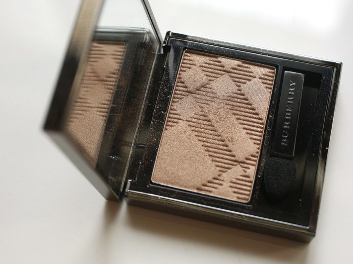 butberry-eyeshadow-pale-barley-review