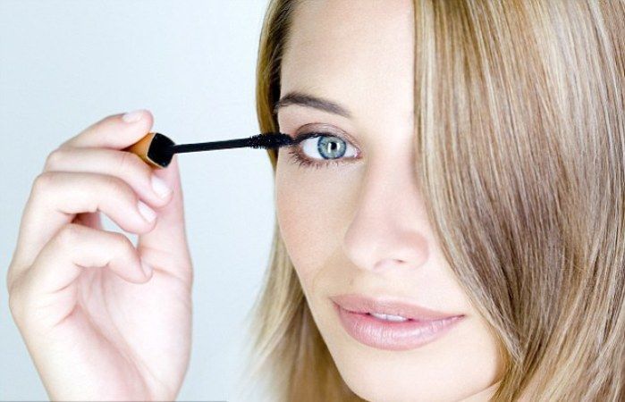 5 Important Makeup Tips for Eyeglass Wearers