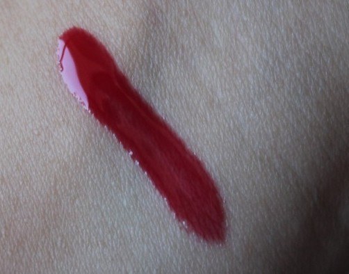 Red lip gloss swatch