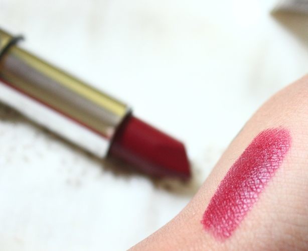 Colorbar 010 Mad Magenta Ultimate 8hrs Stay Lipstick Review5