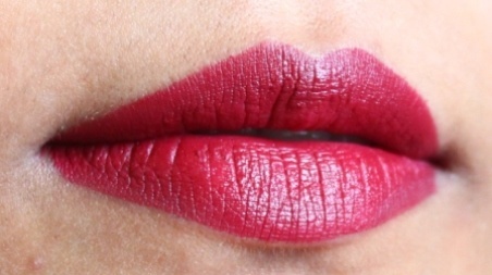 Colorbar 010 Mad Magenta Ultimate 8hrs Stay Lipstick Review6