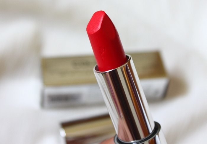Colorbar 001 Brick Red Ultimate 8hrs Stay Lipstick