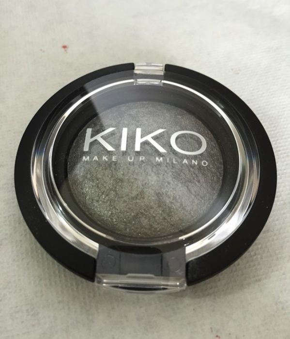 KIKO 40 Gray Multicolor Colour Sphere Eye Shadow Review1