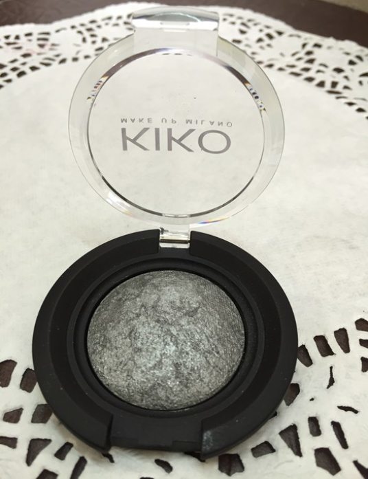 KIKO 40 Gray Multicolor Colour Sphere Eye Shadow Review5