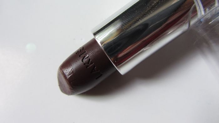 Lakme M421 Enrich Satin Lipstick Review4