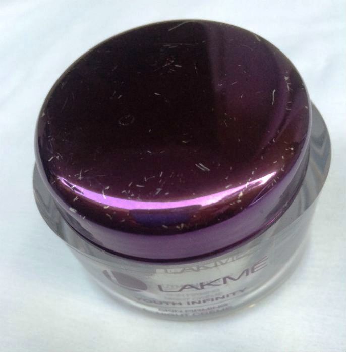 Lakme Youth Infinity Skin Firming Night Creme Review5