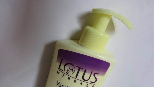 Lotus Herbals Vanilla Velvet Daily Body Lotion 004