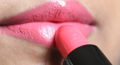 MAC Be A Lady Mineralize Rich Lipstick swatch