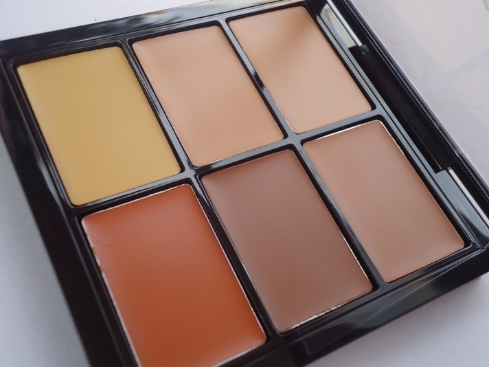 MAC Pro Conceal and Correct Palette