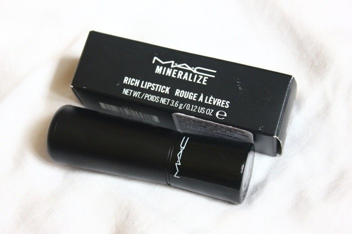Mac Grande Dame Mineralize Rich Lipstick Review2
