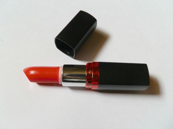 Maybelline M202 Firecracker Red Color Show Lipstick Review8